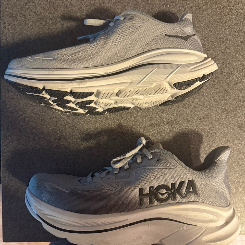 Hoka Clifton 10 Light Gray Athletic Shoes